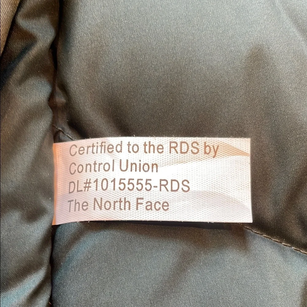 The North Face NWOT Puffer Vest, Emerald Green, Woman’s, 550 Down Fill, Size L - Picture 13 of 13